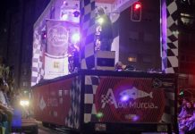 Apuestas de Murcia desfila en el Entierro de la Sardina: casas de apuestas vuelven a colarse en las fiestas populares