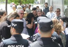 La presión vecinal frena el desahucio de Alicia y sus hijos: suspendido hasta el 11 de junio