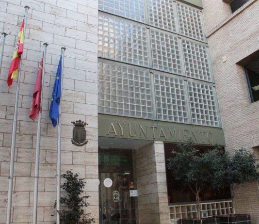 Exigen que Beniel rinda homenaje a sus vecinos deportados a campos nazis y olvidados por el Estado español