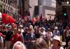 Miles de personas marchan en Madrid contra el rearme y la militarización: «Queremos paz, no armas»