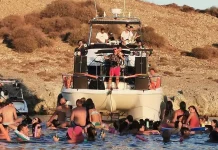 IU denuncia que se celebran fiestas ilegales en el Mar Menor sin que las autoridades hagan nada para impedirlas