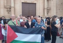 La Plaza del Ayuntamiento de Totana se llena para exigir el fin del genocidio en Gaza