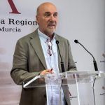 Álvarez-Castellanos (IUVRM) exige medidas inmediatas para proteger el taxi como servicio público en Murcia ante la dejadez del Gobierno regional en la regulación de VTC