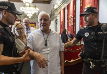 La lucha por el acceso digno a Cala Morena se intensifica: denuncias ciudadanas, irregularidades urbanísticas y evasivas institucionales