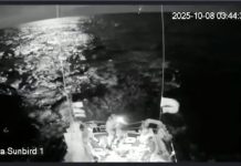 La Armada israelí ataca nuevamente a la Flotilla humanitaria en aguas internacionales a 120 millas náuticas (220 km) de Gaza.