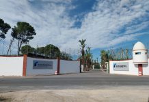 Activistas propalestinos escenifican un die-in frente a la fábrica de Rheinmetall en Javalí Viejo Fábrica de Rheinmetall Expal Munitions en Javalí Viejo