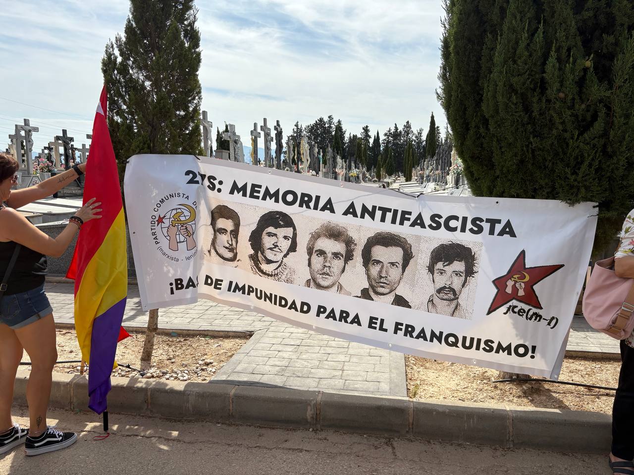 Las Piedras que Nadie Quiere Leer: Un Homenaje en la Niebla del Olvido