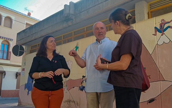 La dirigente regional y municipal de IU, Penélope Luna y Ana López, junto al Diputado autonómico de la formación Jose Luis Álvarez-Castellanos | Foto: Dominic D. Skerrett La dirigente regional y municipal de IU, Penélope Luna y Ana López, junto al Diputado autonómico de la formación Jose Luis Álvarez-Castellanos | Foto: Dominic D. Skerrett
