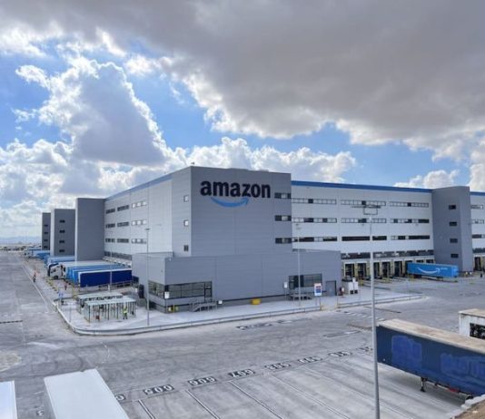 CGT convoca huelga en Amazon RMU1 ante el deterioro de las condiciones laborales y la falta de diálogo con la empresa El centro logístico robotizado del gigante capitalista en Corvera (Murcia)