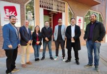 IU-Verdes y el PCE se reúnen con el comité de huelga de Amazon RMU1 y anuncian iniciativas para frenar los abusos laborales del gigante tecnológico El Ex-Eurodiputado de IU, Manu Pineda, junto a la coordinadora regional de IUVRM, Penélope Luna, miembros de la dirección autonómica de la formación y el diputado regional, Jose Luis Álvarez-Castellanos, tras las reunión con miembros del Comité de Huelga de Amazon RMU1 | Dominic D. Skerrett