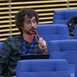 Despiden a un periodista en Bruselas por preguntar si Israel debería pagar la reconstrucción de Gaza Imagen de archivo de Gabriele Nunziati, periodista italiano despedido por hacer una pregunta en la Comisión Europea. Foto: vía @bbbb1_2_ (X)