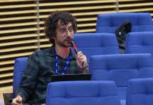 Despiden a un periodista en Bruselas por preguntar si Israel debería pagar la reconstrucción de Gaza Imagen de archivo de Gabriele Nunziati, periodista italiano despedido por hacer una pregunta en la Comisión Europea. Foto: vía @bbbb1_2_ (X)