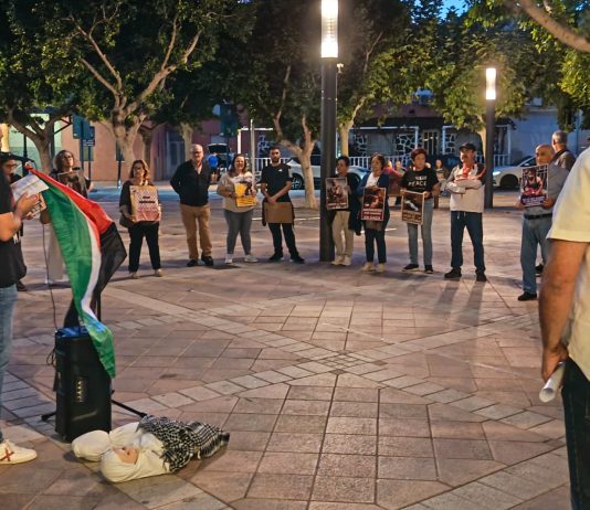 Archena vuelve a clamar por Palestina en una de las movilizaciones más constantes entre los pueblos de la Región de Murcia Movilización de esta tarde en apoyo al pueblo palestino en la Plaza 1º de Mayo de Archena | Foto: IU-Verdes Archena