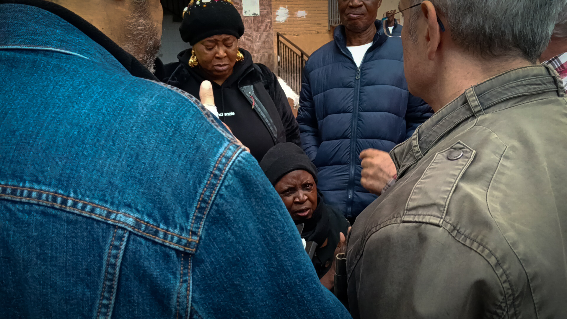 Momentos de tensión y tristeza durante la negociación con la comitiva judicial | Dominic D. Skerrett