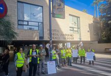 Las yay@flautas continúan su “paseillo” por la sanidad pública: hoy han estado en el Hospital Morales Meseguer