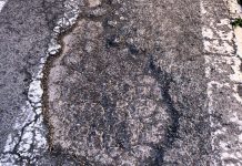 El Ayuntamiento de Murcia es condenado a indemnizar con más de 4.500 euros a una socia de Consumur que sufrió una caída en la calle Socavón documentado por la Asociación de Consumidores y Usuarios en Red, CONSUMUR