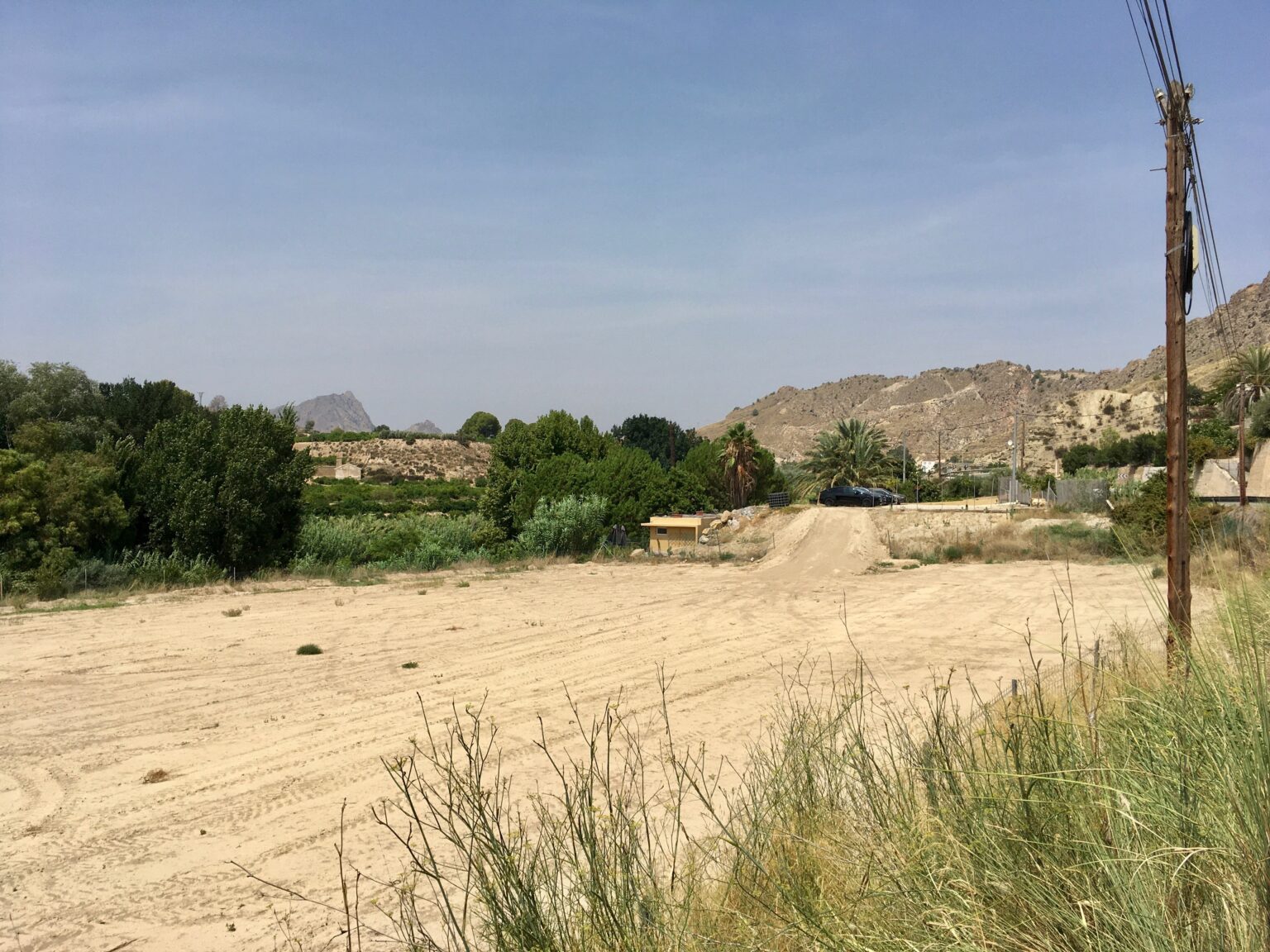 La entidad cultural ha instado al Ayuntamiento de Blanca a tomar las medidas necesarias para evitar la destrucción de espacios agrícolas tradicionales de suelo no urbanizable para su transformación en zonas de uso turístico | Foto: La Carraíla