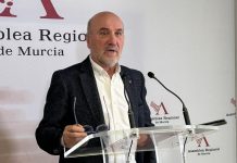 Izquierda Unida reclama rigor y corresponsabilidad en el debate del Trasvase Tajo-Segura: “La realidad del trasvase exige una reconversión del modelo de regadío y una planificación basada en datos, no en relatos” Jose Luis Álvarez-Castellanos en la rueda de prensa posterior a la Comisión Especial de Estudio sobre la situación del Trasvase Tajo-Segura | Asamblea Regional