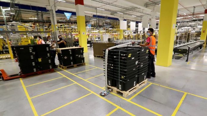 Imagen promocional de la inauguración del centro logístico de Amazon en Murcia Imagen promocional de la inauguración del centro logístico de Amazon en Murcia