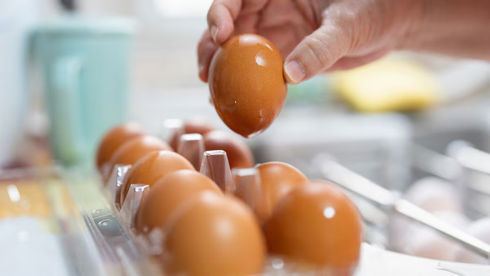 La crisis aviar encarece un alimento básico. | GETTYIMAGES