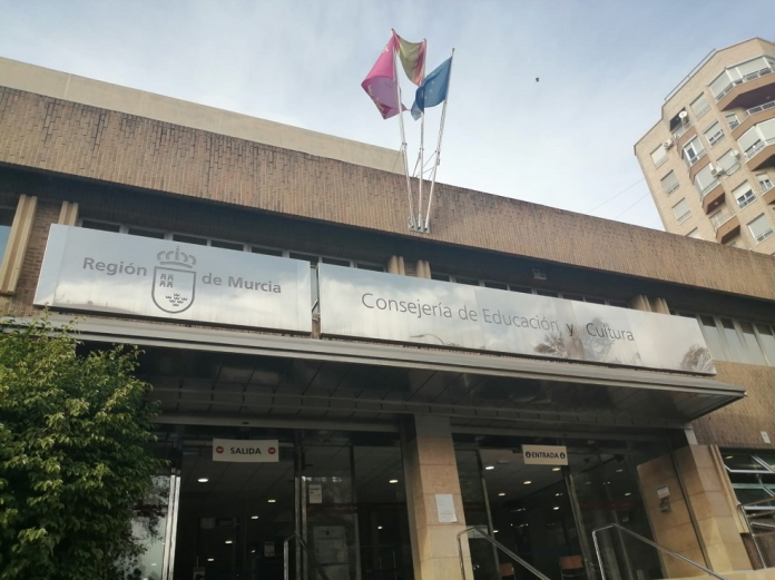 Fachada de la Consejería de Educación en Murcia | UGT Fachada de la Consejería de Educación en Murcia | UGT