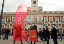 Rebeldes Indignadas llaman a unas “Navidades de la Muerte”: fiestas veganas, decrecentistas y queer Rebeldes Indignadas os desean unas fiestas libres de consumismo y de Holocausto Planetario, una celebración VegAnarQueer y decrecentista del solsticio de invierno. | Rebeldes Indignadas