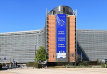 Grupos ecologistas denuncian la escasa ambición de la Ley de Restauración de la Naturaleza en los estados miembros de la UE Edificio Berlaymont, sede de la Comisión Europea, en Bruselas, Bélgica | Wikipedia