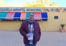 IU-Verdes exige explicaciones inmediatas por la destitución del director de la Escuela Infantil Los Colorines tras 32 años de servicio en Archena El concejal de IU en el Ayuntamiento de Archena, Antonio Torrano, frente a la guardería municipal | IU-Verdes Archena