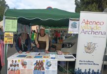 El Ateneo Villa de Archena conmemora el aniversario de la Carta de Derechos Humanos con información y sensibilización ciudadana Voluntarios del Ateneo Villa de Archena informan a los visitantes del mercado sobre la Carta de Derechos Humanos y recogen firmas en su conmemoración anual | Ateneo Villa de Archena