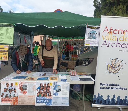 El Ateneo Villa de Archena conmemora el aniversario de la Carta de Derechos Humanos con información y sensibilización ciudadana Voluntarios del Ateneo Villa de Archena informan a los visitantes del mercado sobre la Carta de Derechos Humanos y recogen firmas en su conmemoración anual | Ateneo Villa de Archena