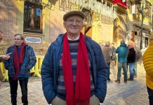 El Ayuntamiento de Águilas aplaza la votación para retirar el título de Hijo Predilecto a Pedro Costa Morata El histórico ambientalista, Pedro Costa Morata, ante el Ayuntamiento de Águilas, tras el pleno municipal de esta mañana | Dominic D. Skerrett