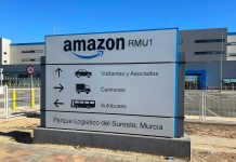 Amazon RMU1 vulnera el derecho a huelga mientras la plantilla vuelve a parar la cadena de distribución desde hoy Entrada al gigante logístico de la multinacional en la pedanía murciana de Corvera | Dominic D. Skerrett