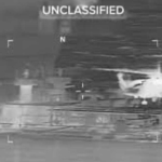 Venezuela denuncia el robo y secuestro de un nuevo buque con crudo: «Estos actos no quedarán impunes» En una acción al amanecer de ayer, 20 de diciembre, la Guardia Costera de Estados Unidos, con el apoyo del Departamento de Guerra, interceptó un petrolero que había estado atracado en Venezuela | Captura del video difundido por representantes de EEUU