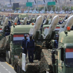 Yemen promete hacer temblar la tierra bajo los pies de los agresores Fuerzas Armadas de Yemen durante un desfile militar | Yamanyoon