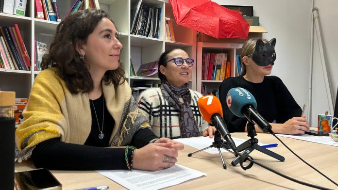 Representantes de la Asociación CATS en la rueda de prensa celebrada esta mañana en su sede en Murcia | Dominic D. Skerrett Representantes de la Asociación CATS en la rueda de prensa celebrada esta mañana en su sede en Murcia | Dominic D. Skerrett