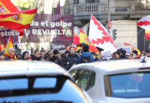 La pugna interna en la ultraderecha entre Vox y Revuelta desvela una estafa por las donaciones de la DANA Movilización ultraderechista en Ferraz convocada por la Asociación Juvenil Revuelta | X