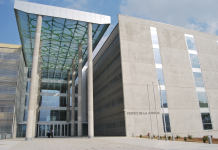 CCOO denuncia la situación caótica causada por la implantación de los Tribunales de Instancia en las localidades de Lorca, Cartagena y Murcia imagen de archivo de la fachada principal de la ciudad de la justicia en Murcia