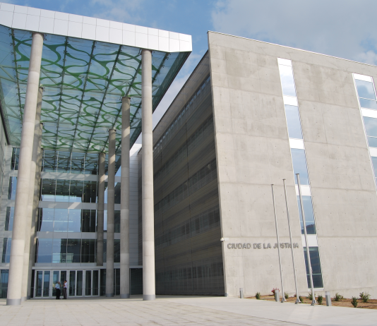 CCOO denuncia la situación caótica causada por la implantación de los Tribunales de Instancia en las localidades de Lorca, Cartagena y Murcia imagen de archivo de la fachada principal de la ciudad de la justicia en Murcia
