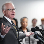 El gobernador de Minnesota saca a la Guardia Nacional a las calles para echar a ICE y proteger a la ciudadanía