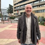 IU-Verdes carga contra el Gobierno de López Miras por sabotear las ayudas al alquiler y cronificar la emergencia habitacional Jose Luis Álvarez-Castellanos, ante la Consejería de Fomento, esta mañana tras dirigirse a los medios | Dominic D. Skerrett