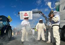 Agricultores y ganaderos bloquean las autovías de la Región de Murcia para exigir medidas urgentes