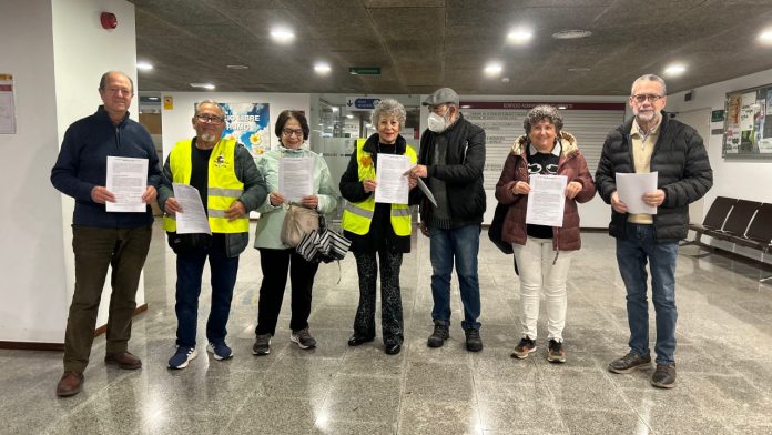 Varias Yay@flautas posan antes de la presentación de las alegaciones ante registro | Dominic D. Skerrett Varias Yay@flautas posan antes de la presentación de las alegaciones ante registro | Dominic D. Skerrett