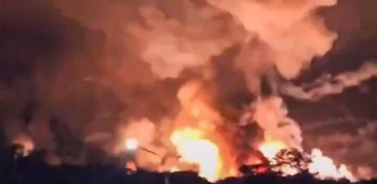 Momento del bombardeo imperialista en Caracas | Captura de video difundido en X