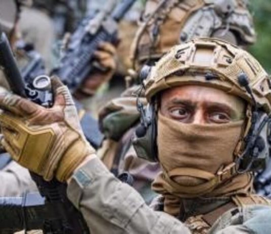 Orión 26: La solemne danza que invoca a la Guerra, como Diosa invencible, frente a los enemigos invisibles