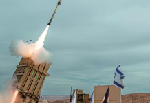 El Gobierno de España mantiene la compra de misiles israelíes pese al supuesto plan de desconexión Un misil interceptor lanzado por una batería del sistema de defensa 'Cúpula de Hierro' en Israel | La Protesta Diario