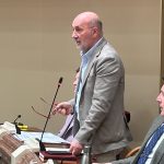 IU-Verdes exige transparencia ante el posible uso de inteligencia artificial y recortes laborales en el servicio de subtitulado de la televisión pública regional El diputado regional de IU, Jose Luis Álvarez-Castellanos, interviene desde su escaño en la Asamblea Regional de Murcia | Dominic D. Skerrett