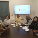 El delegado del Frente Polisario en la Región de Murcia mantiene un encuentro institucional en el Ayuntamiento de Alhama de Murcia para reforzar la cooperación solidaria con el pueblo saharaui