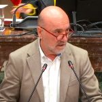 IU-Verdes y Podemos obligan al Gobierno de López Miras a poner fin al retraso histórico de 7 años en accesibilidad universal El diputado de IU, Jose Luis Álvarez-Castellanos, interviniendo esta mañana en el pleno de la Asamblea Regional de Murcia | ARM