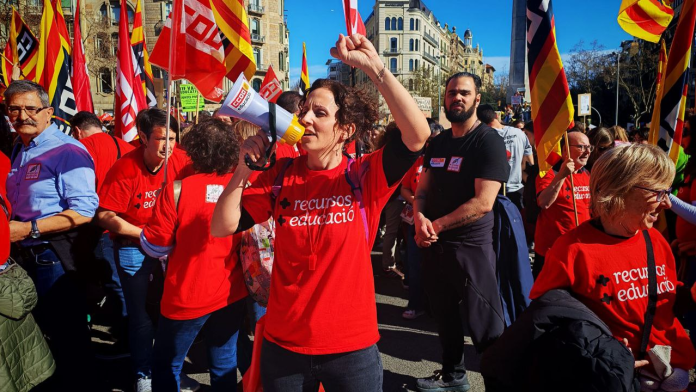 Miles de docentes movilizadas en Cataluña | PCTC