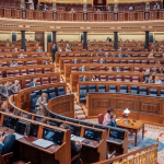 Políticos y rentistas: uno de cada cinco diputados en el Congreso vive también de las rentas del alquiler de viviendas y locales, incluyendo Sánchez y Feijóo El Hemiciclo durante una sesión plenaria en el Congreso de los Diputados | E.P.